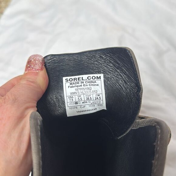 Sorel Gray and Brown Blake Lace Up Heeled Ankle Booties. Size 7.5. - Picture 9 of 9